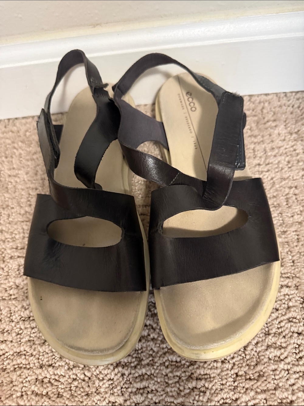 ECCO Women's Flowt Cross Strap Sandals sz.7
